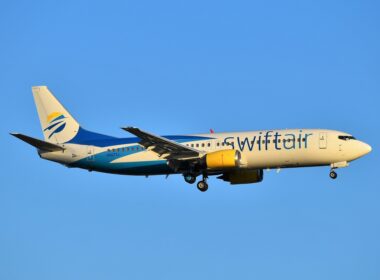 swift_air_boeing_737-4q8_n807tj_approaching_jfk_airport.jpg