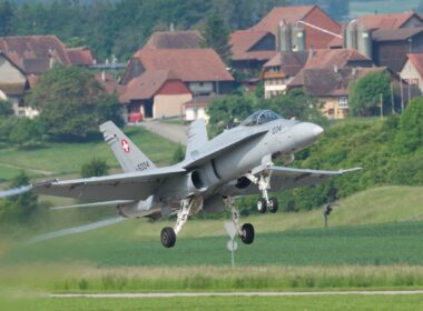 swiss_f_a-18_hornet_taking_off_from_payerne.jpg