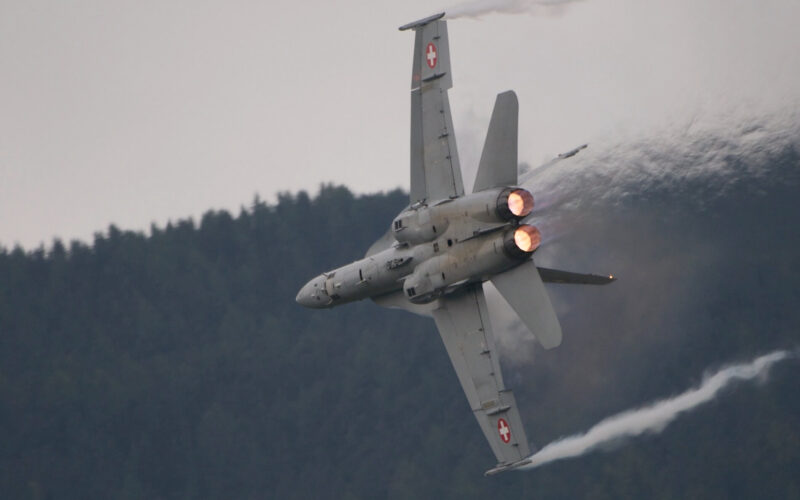 swiss_mcdonnell_douglas_f_a-18c_hornet.jpg