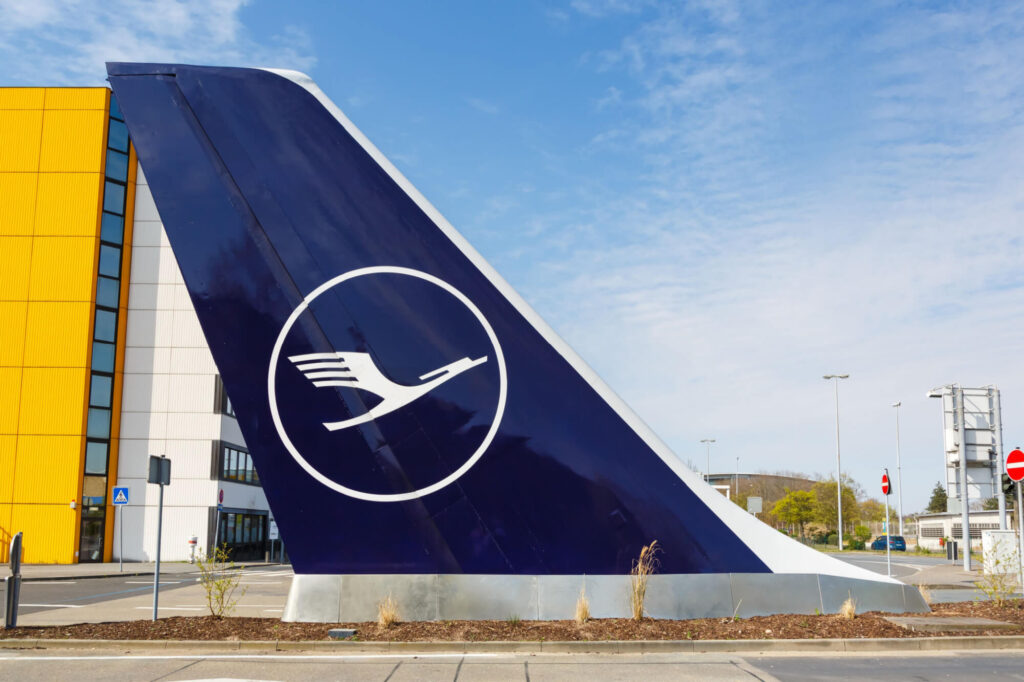 tail_of_a_lufthansa_plane_at_lufthansa_hq.jpg