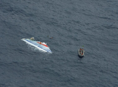 tail_of_af447_recovered_by_brazil_air_force.jpg