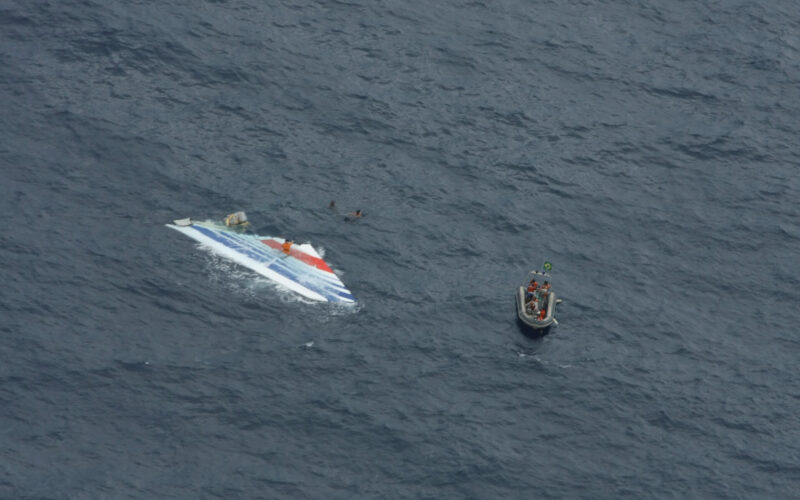 tail_of_af447_recovered_by_brazil_air_force.jpg