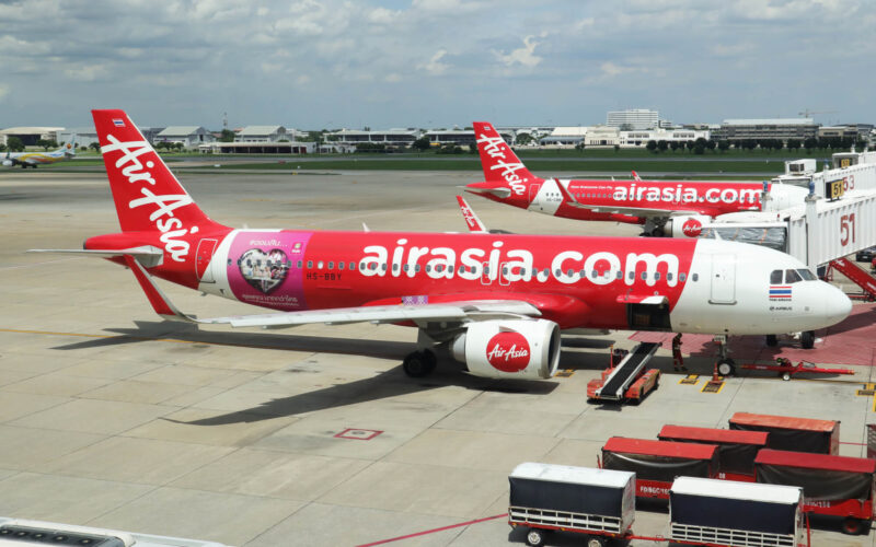 thai_airasia_a320_aircraft_in_bangkok_thailand.jpg