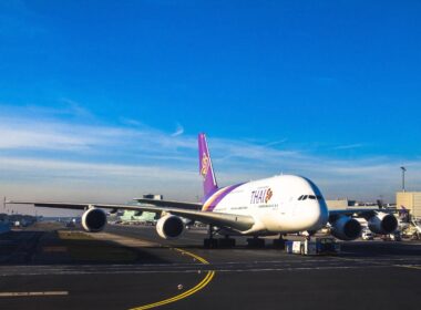 thai_airways_boeing_at_suvarnabhumi.jpg