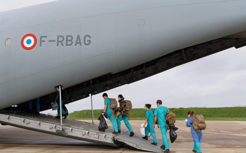 the_airbus_a400m_of_the_french_air_force_transporting_covid-19_patients.jpg