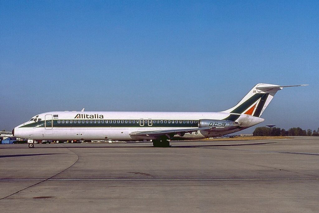 the_alitalia_dc-9_involved_in_the_crash_of_flight_404.jpg