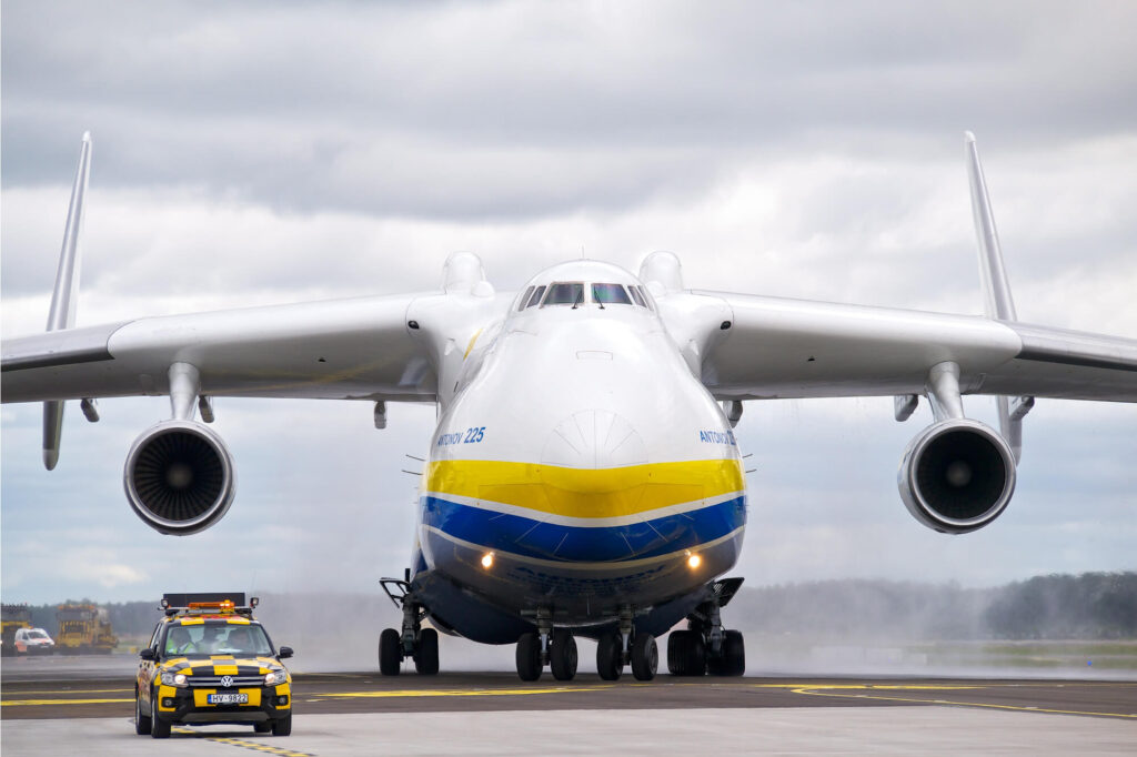 the_antonov_an-225_mriya_1-1-1.jpg