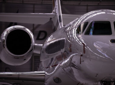 the_dassault_falcon_6x_business_jet_and_its_engine.jpg