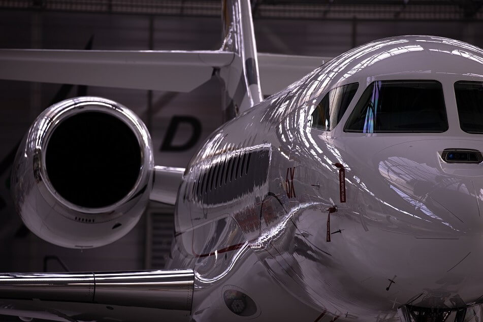 the_dassault_falcon_6x_business_jet_and_its_engine.jpg