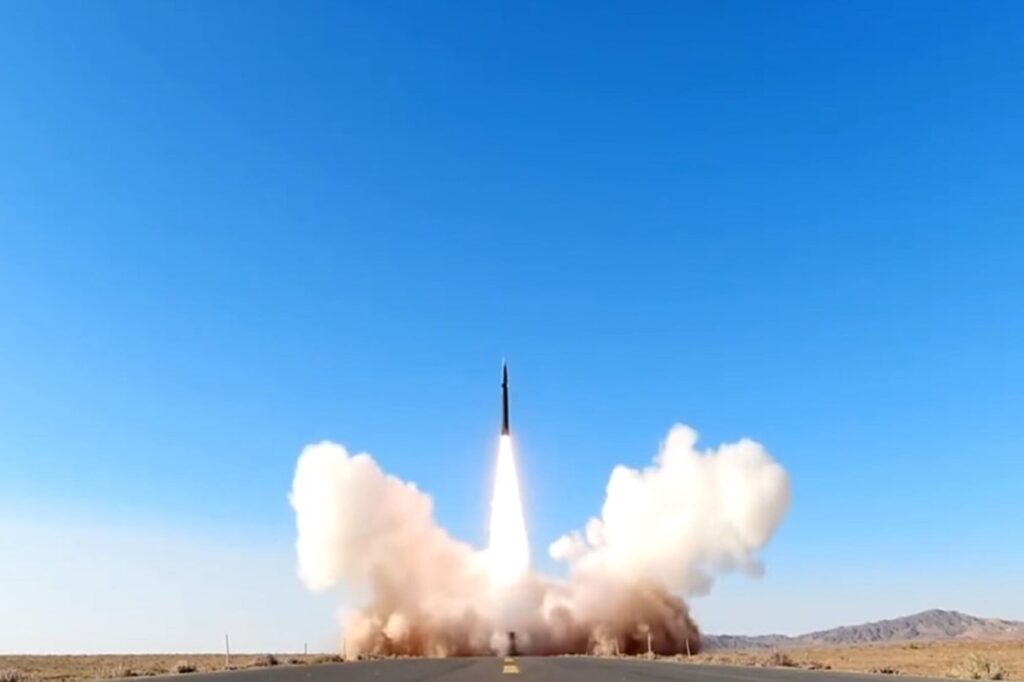 the_df-17_hypersonic_glider_being_launched.jpg