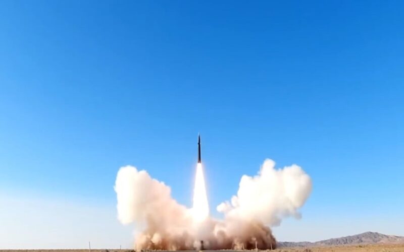 the_df-17_hypersonic_glider_being_launched.jpg