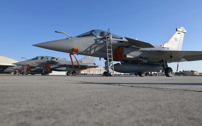 the_first_six_greek_rafales_at_tanagra_air_base.jpg