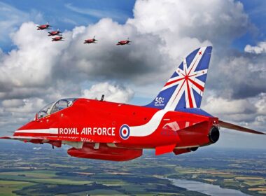 the_red_arrows_the_air_display_team_of_the_royal_air_force.jpg