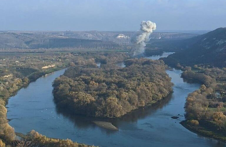 the_smoke_caused_by_the_missile_falling_on_the_village_in_modova.jpg