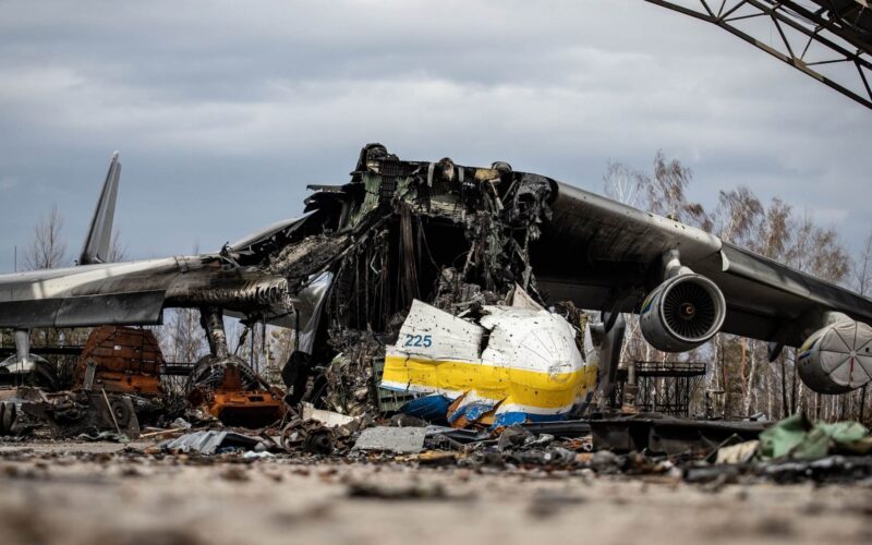 the_wreckage_of_the_original_antonov_an-225_mriya_aircraft-5.jpg