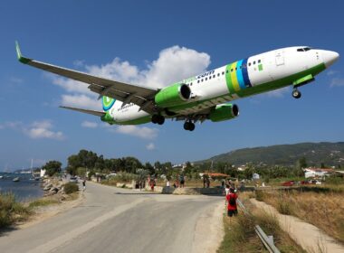 transavia_airlines_boeing_737-800_being_welcomed_at_skiathos_by_planespotters.jpg