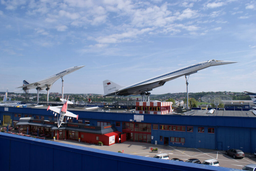 tu-144_and_concorde_side_by_side-1.jpg