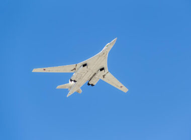 tu-160_strategic_bomber-1.jpg