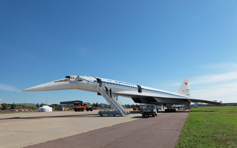 tupolev-tu-144-cccp-77102-tu-144-paris-air-show-crash-1973-2.jpg