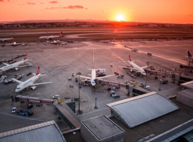 turkish_airlines_airplanes_in_istanbul_turkey.jpg