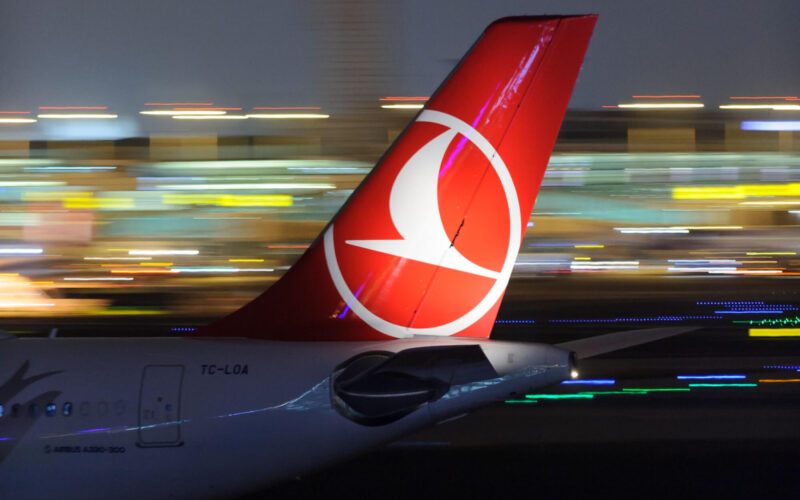 turkish_airlines_tail.jpg