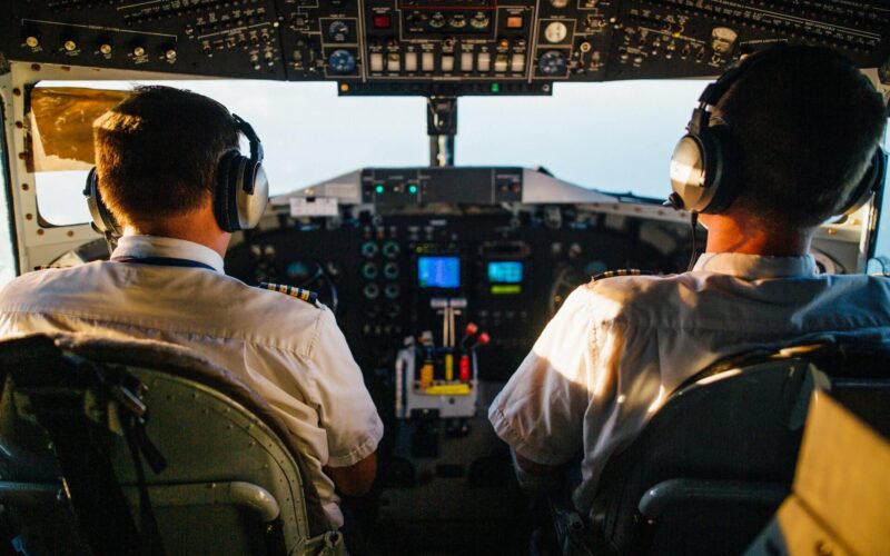 two-pilots-flying-an-airplane-2898316-2.jpg