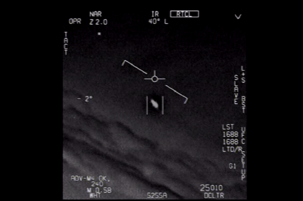 ufo_sighted_by_the_us_navy-1-1.png