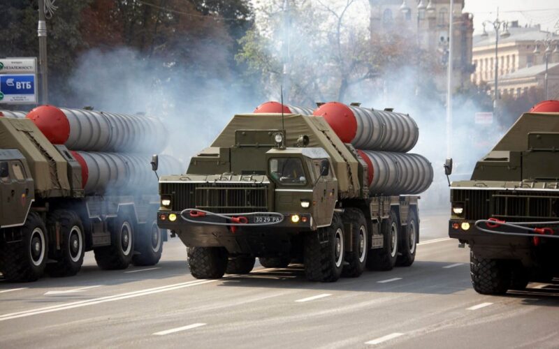 ukrainian_s-300s_on_parade.jpg