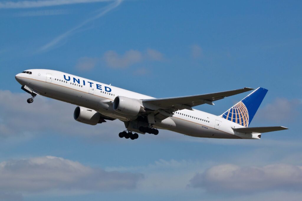 united_airlines_b777.jpg