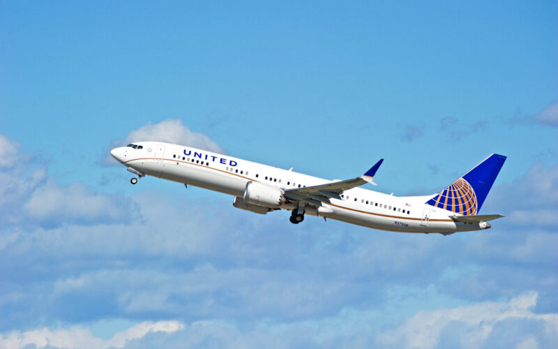 united_airlines_boeing_737_max_departing_los_angeles_international_airport_lax-1.jpg