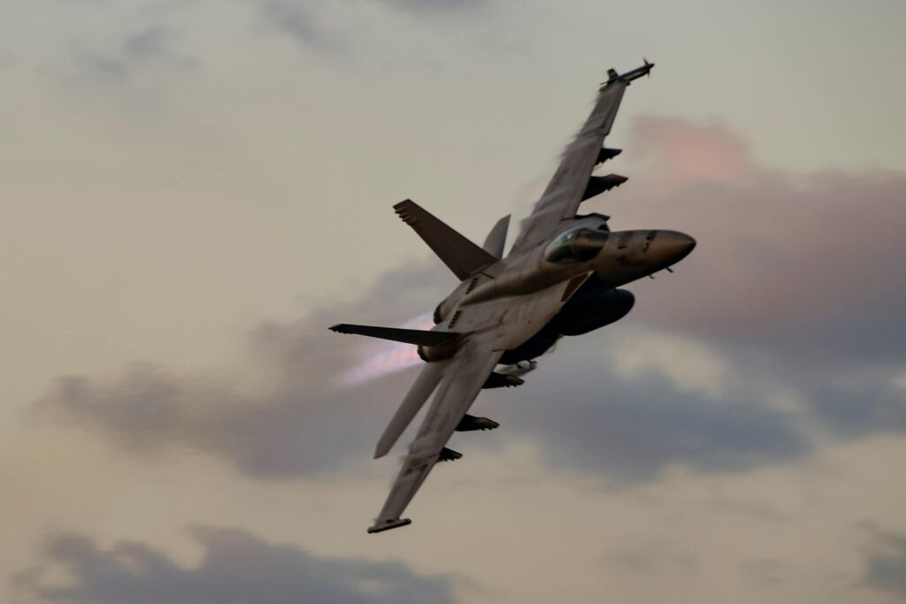 us_navy_f-18_super_hornet.jpg