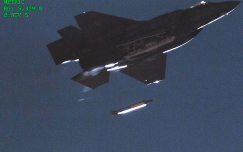 usaf_f-35a_test-drops_new_nuclear_bomb_at_supersonic_speed.png