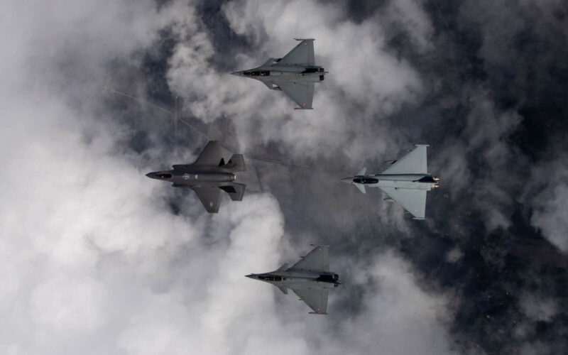 usaf_faf_raf_aircraft_formation.jpg