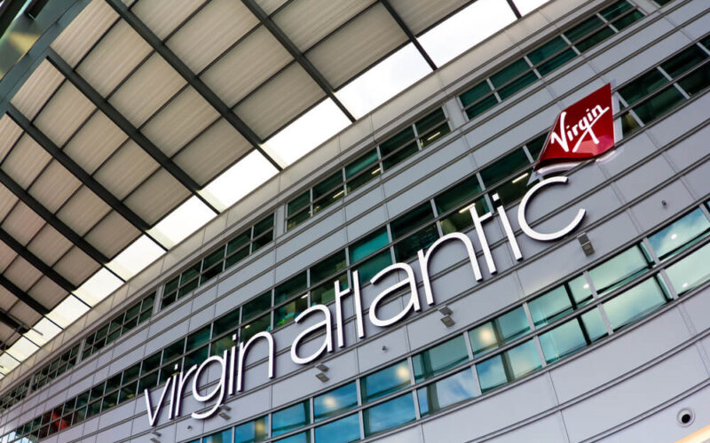 virgin_atlantic_logo_at_london_heathrow_airport_lhr.jpg