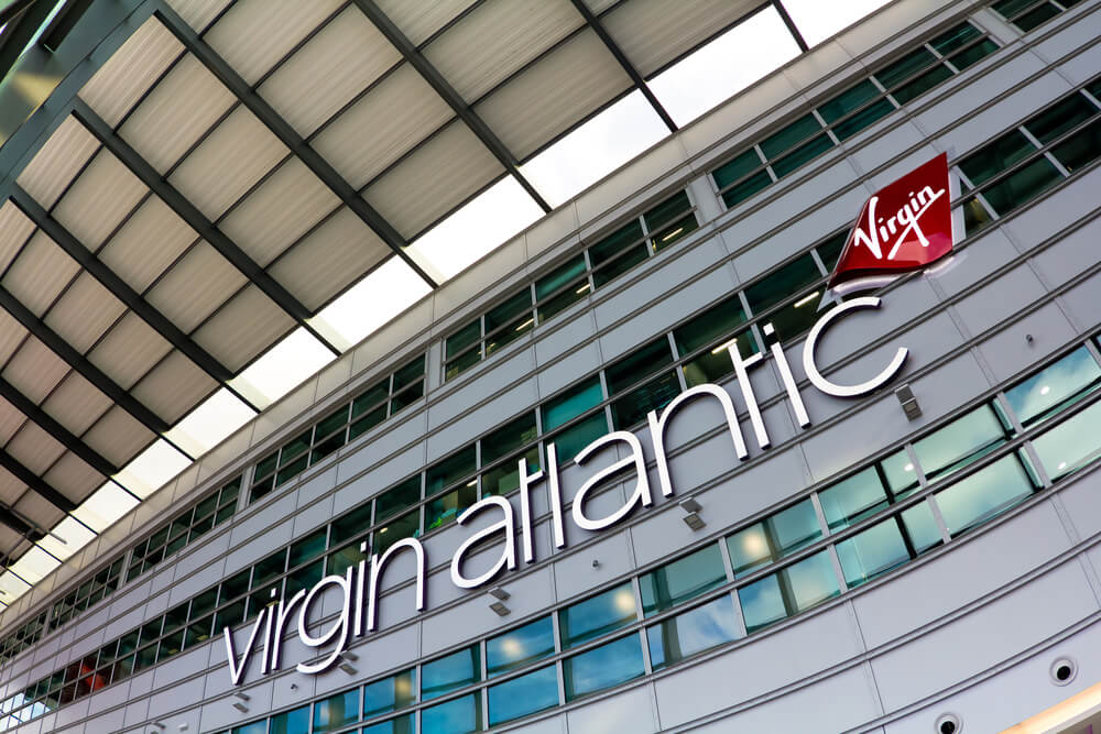 virgin_atlantic_logo_at_london_heathrow_airport_lhr.jpg