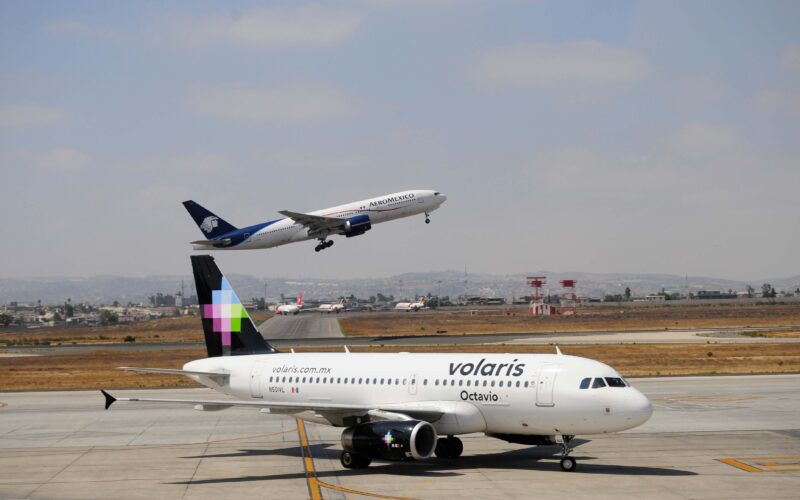 volaris_and_aeromexico.jpg