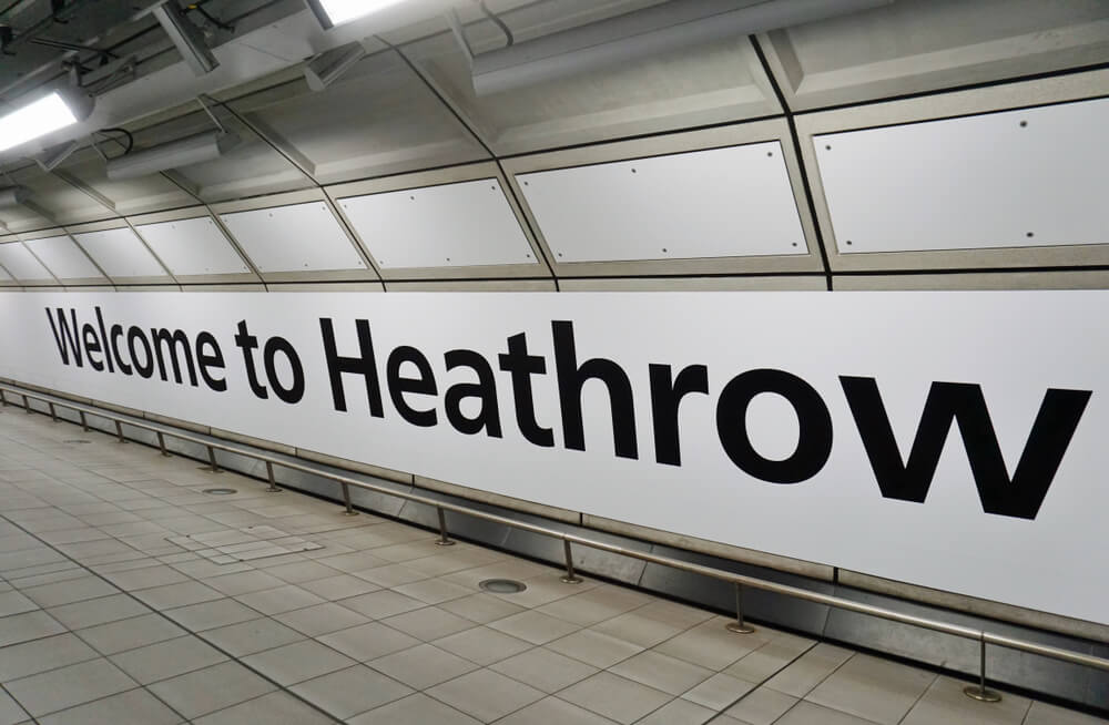 welcome_to_heathrow_sign_in_london_heathrow_airport_lhr.jpg