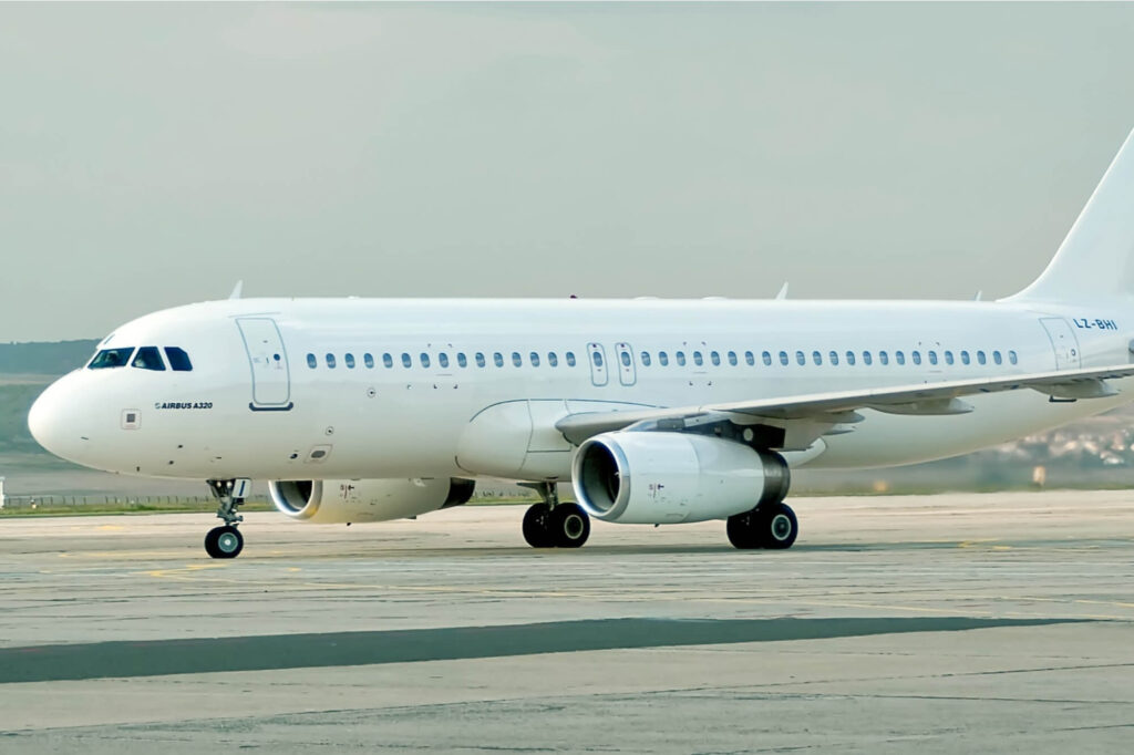 white-tail_airbus_a320ceo.jpg