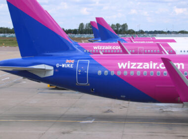 wizz_air_a320_aircraft_at_london_luton.jpg