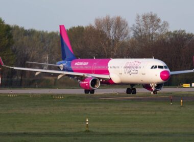 wizz_air_airbus_a321_at_budapest_airport_bud.jpg