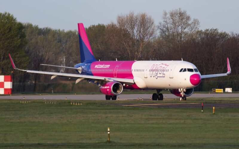 wizz_air_airbus_a321_at_budapest_airport_bud.jpg