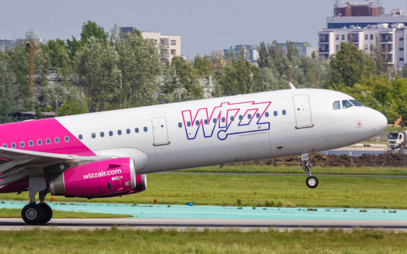 wizz_air_airbus_a321_departing_warsaw_international_airport_waw.jpg