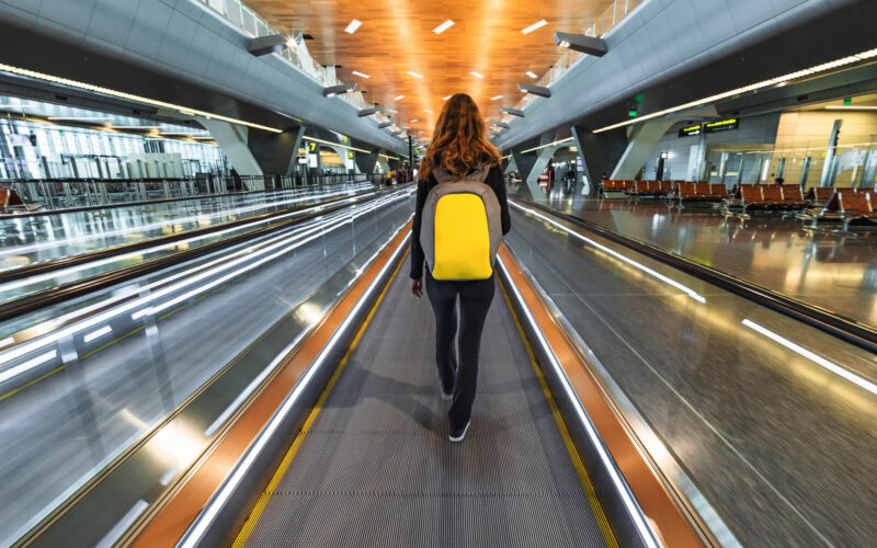 woman_walking_in_doha_airport_in_qatar.jpg