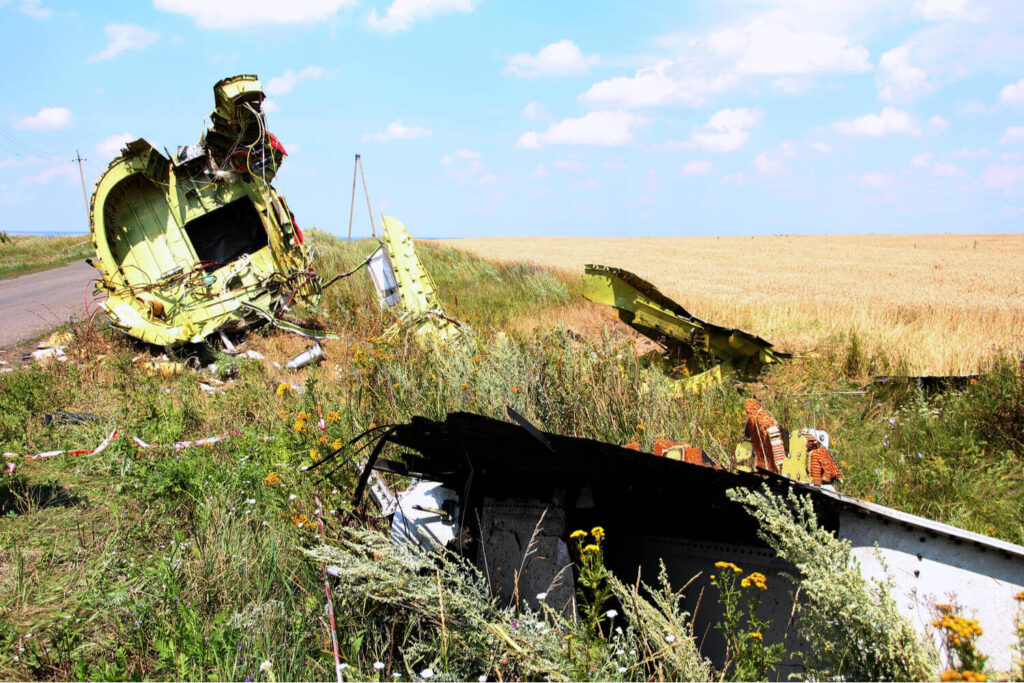 wreckage_of_flight_mh17.jpg