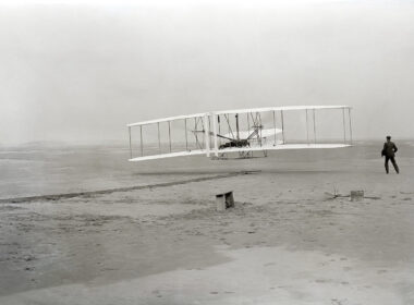 wright_first_flight_1903_dec_17.jpg